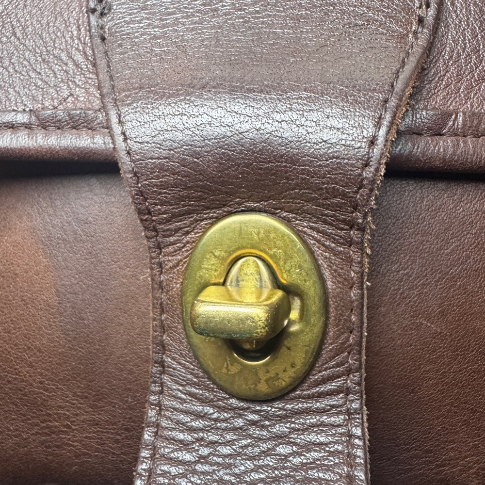 Vintage Coach Station Bag 5130 Brown Leather Crossbody Turnlock Bag 90s Classic - Picture 9 of 16
